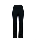 Gerade schwarze Multiplyfashion Hose mit elastischem Gummibund.