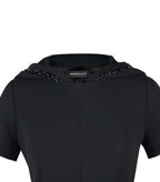 Abnehmbarer Multiplyfashion Kapuzenkragen auf A-Linien Kleid von Vorne.
