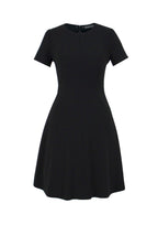 Schwarzes Multiplyfashion A-Linien-Kleid mit kurzen Ärmeln, Wiener Naht und ausgestelltem Rock aus hochwertigem Viskose-Mischgewebe.