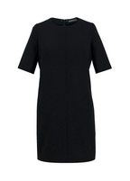 Schwarzes Multiplyfashion Shiftkleid mit 3/4 Arm, knielang aus Viskose-Mischgewebe mit Rundhalsausschnitt.