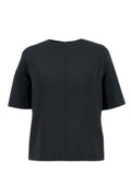 Schwarzes Multiplyfashion Shift Oberteil mit überschnittener Schulter und 3/4 Arm aus Viskose-Mischgewebe mit Rundhalsausschnitt.